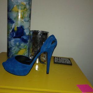Blue Velvet Pumps
